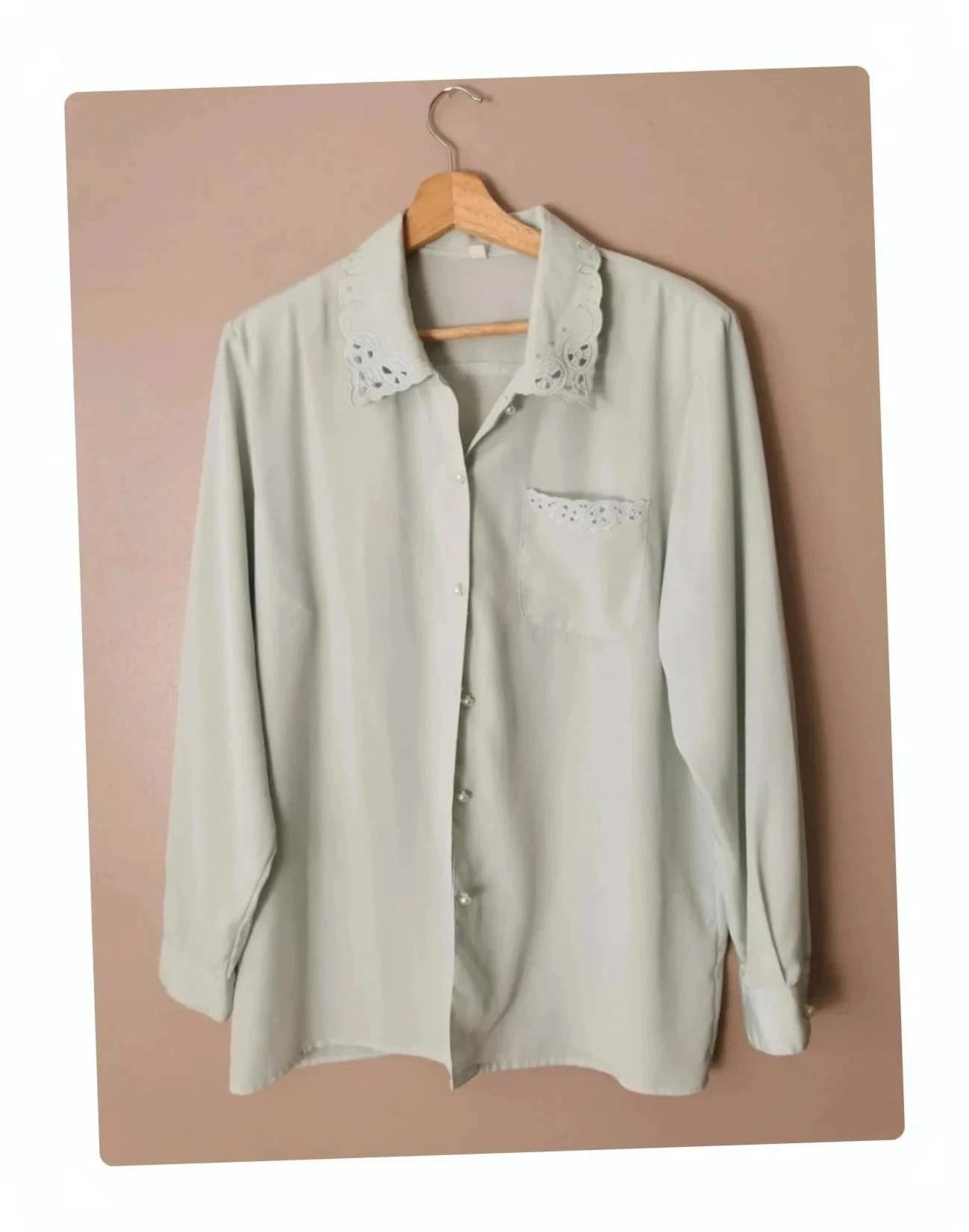 Chemise col brodé vert d'eau