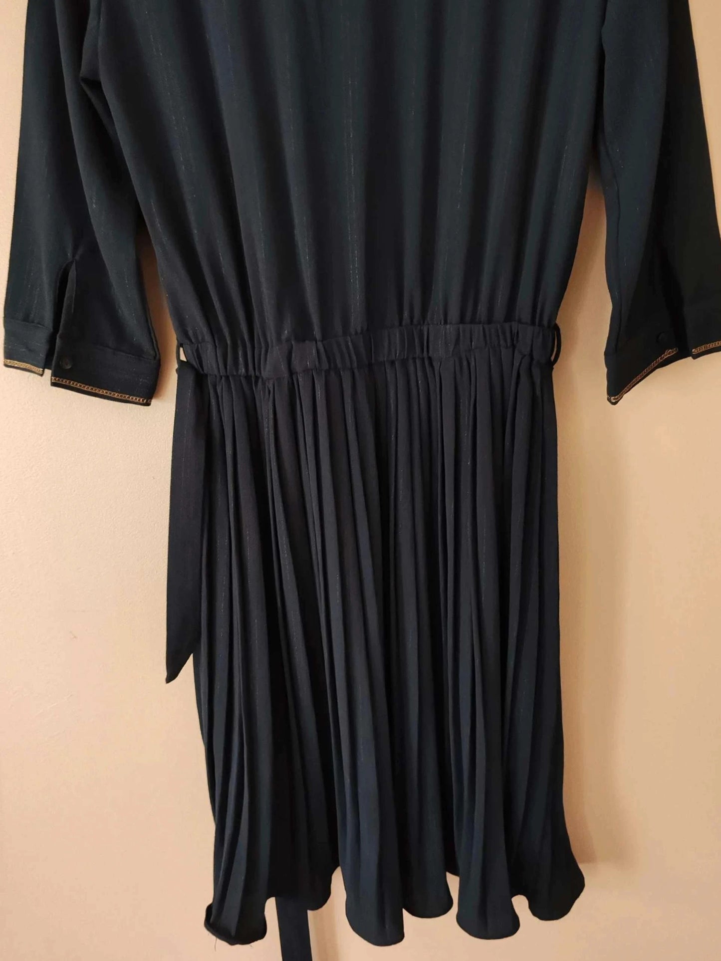 Robe midi marine plissée
