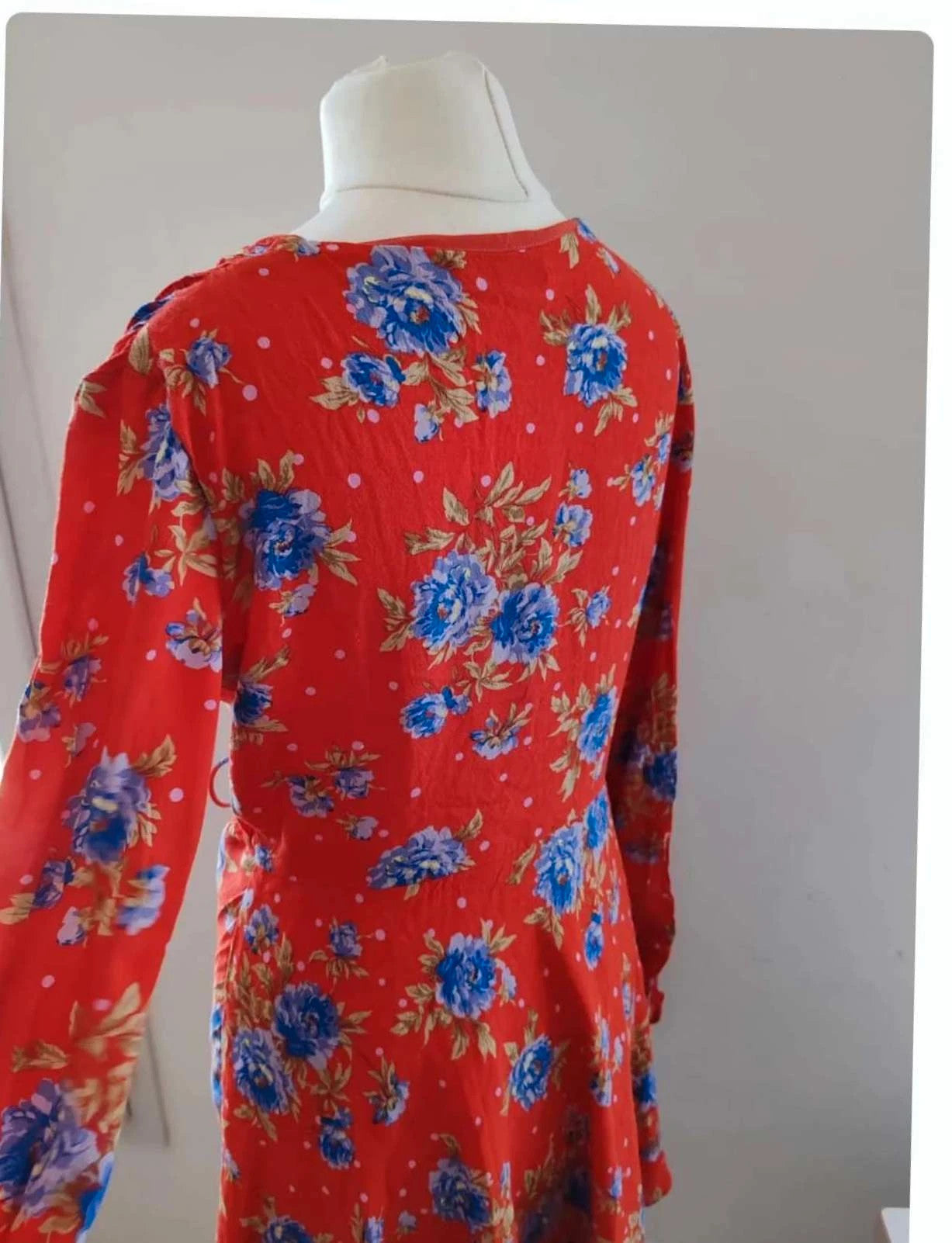Robe cache-coeur fleurie