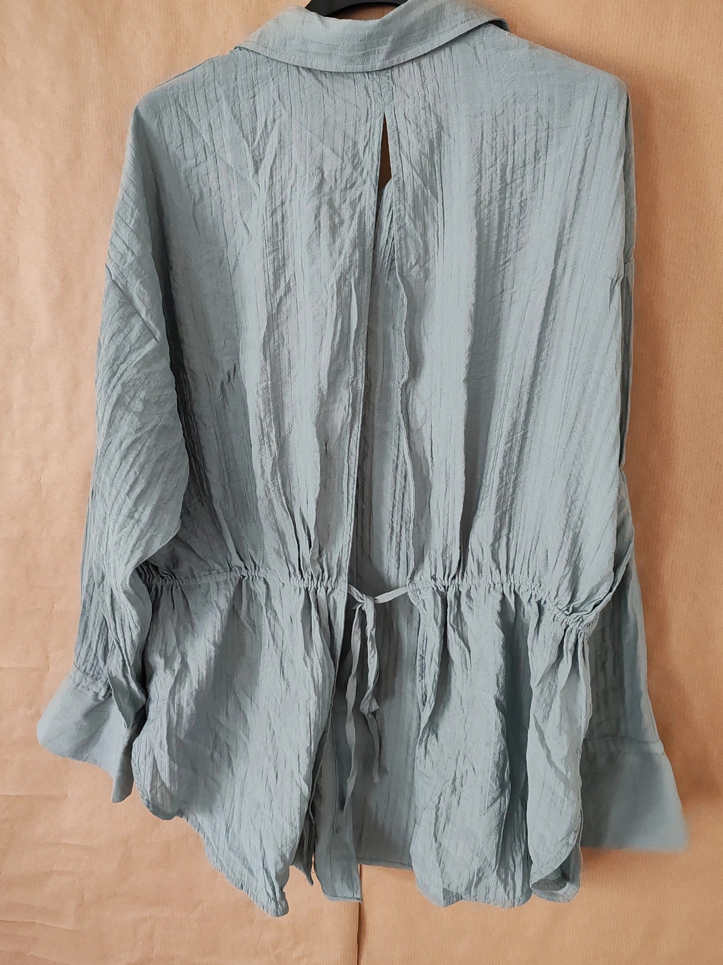Blouse ouverte dos Zara