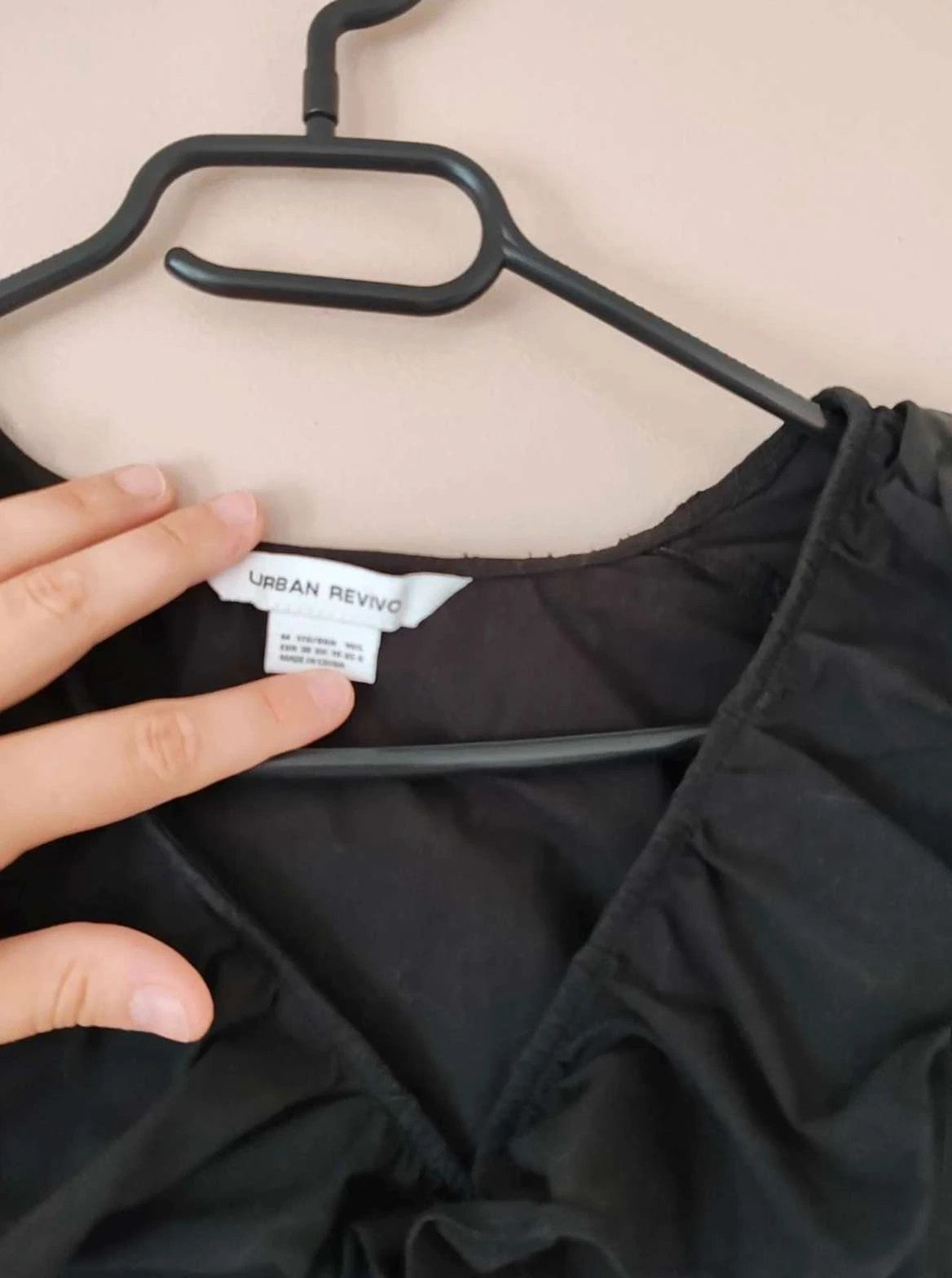 Robe volant noir