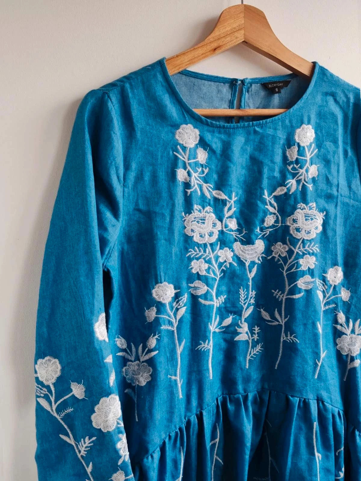 Robe jean broderies