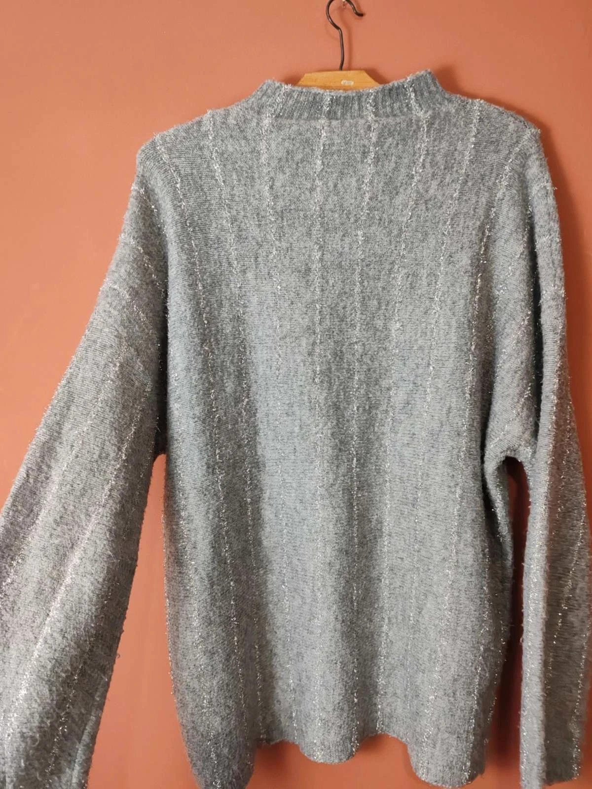 Pull gris rayures argenté