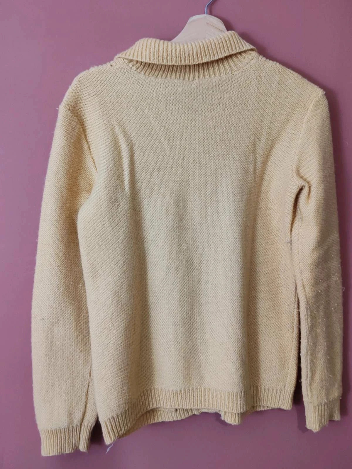 Cardigan en maille jaune