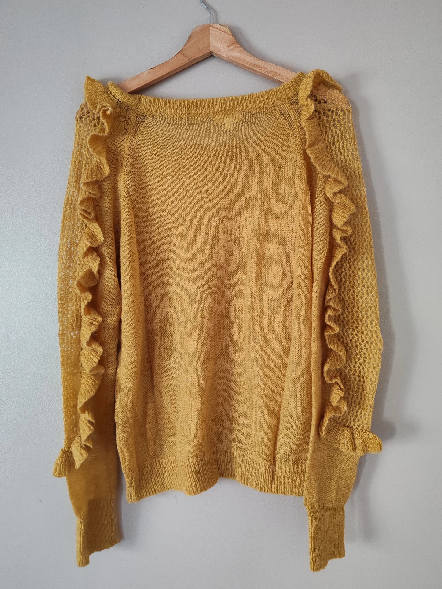 Pull moutarde volants taille S/M