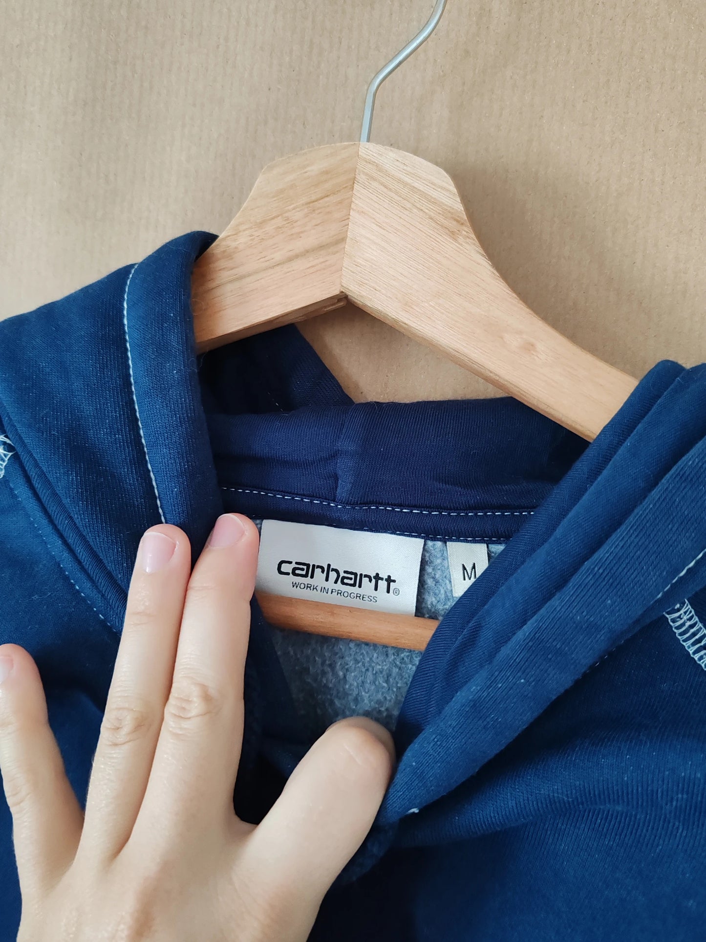 Sweat à capuche Carhartt taille M