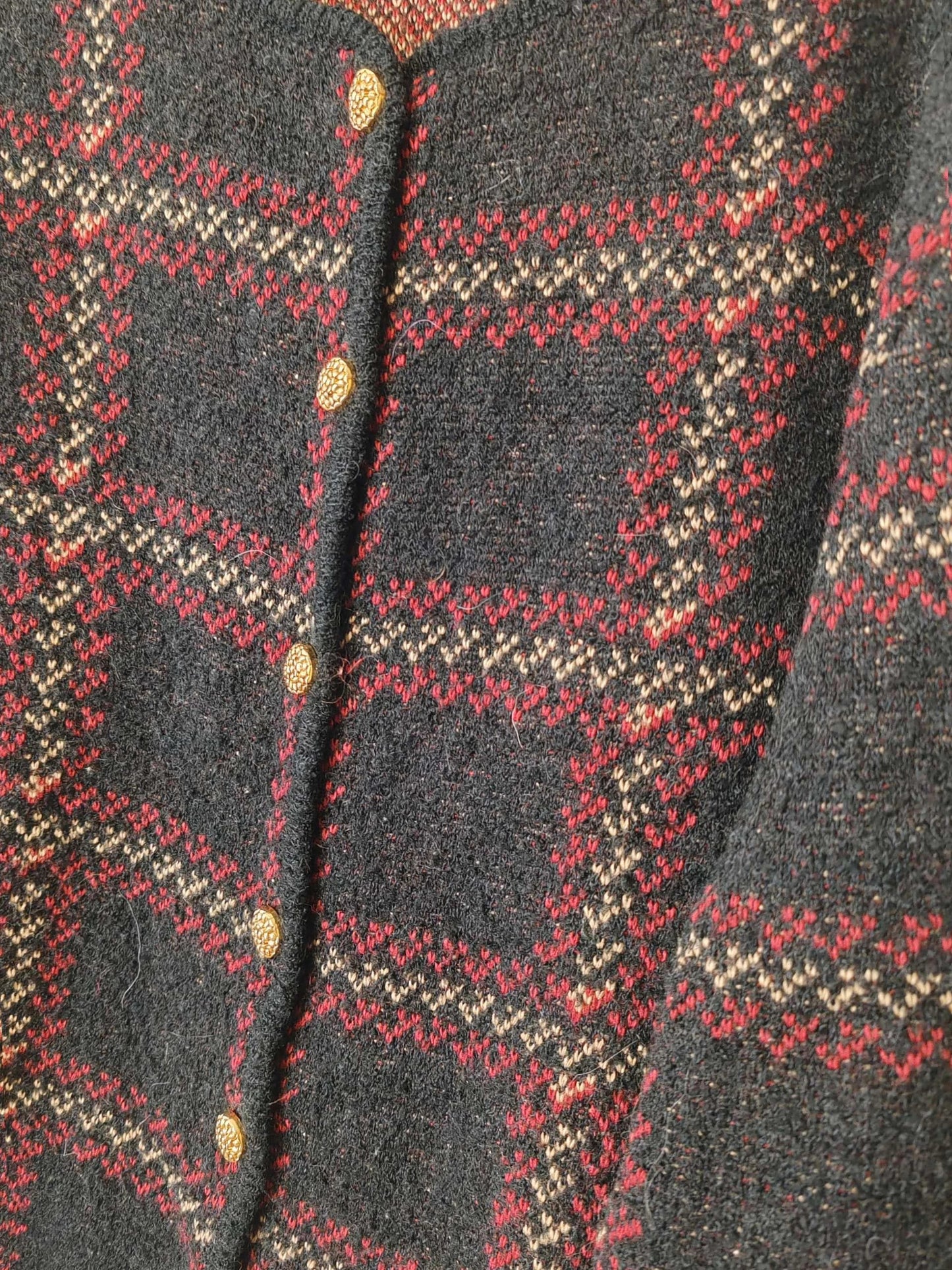 Cardigan rayé rouge et noir