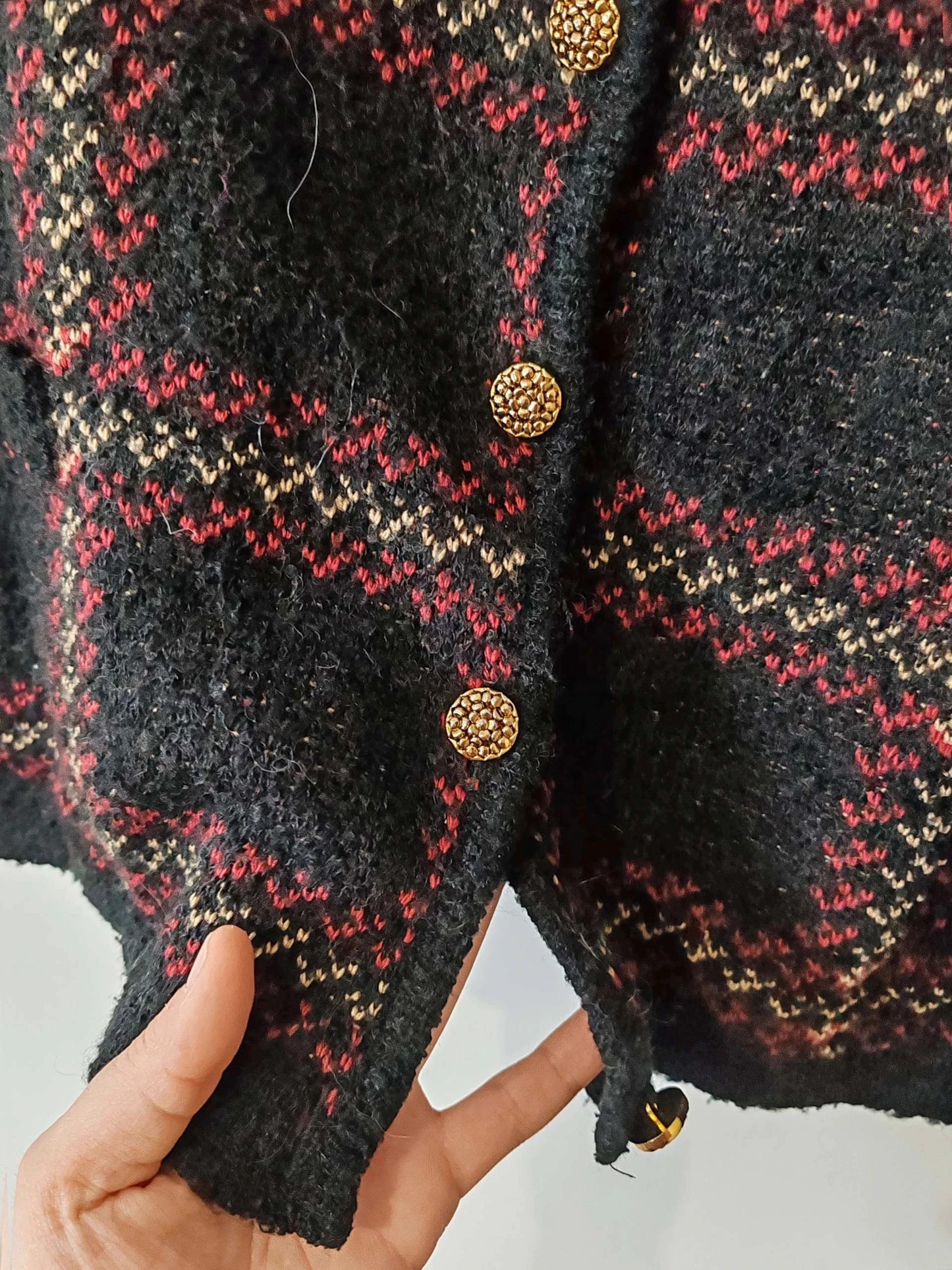 Cardigan rayé rouge et noir