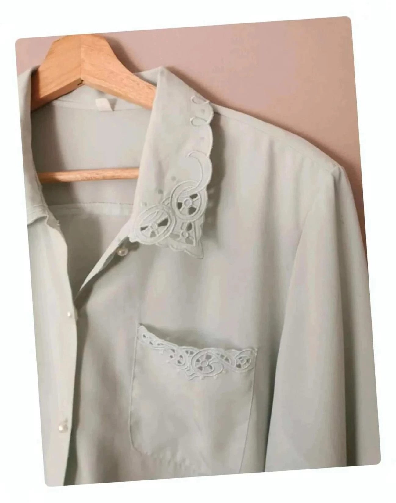 Chemise col brodé vert d'eau