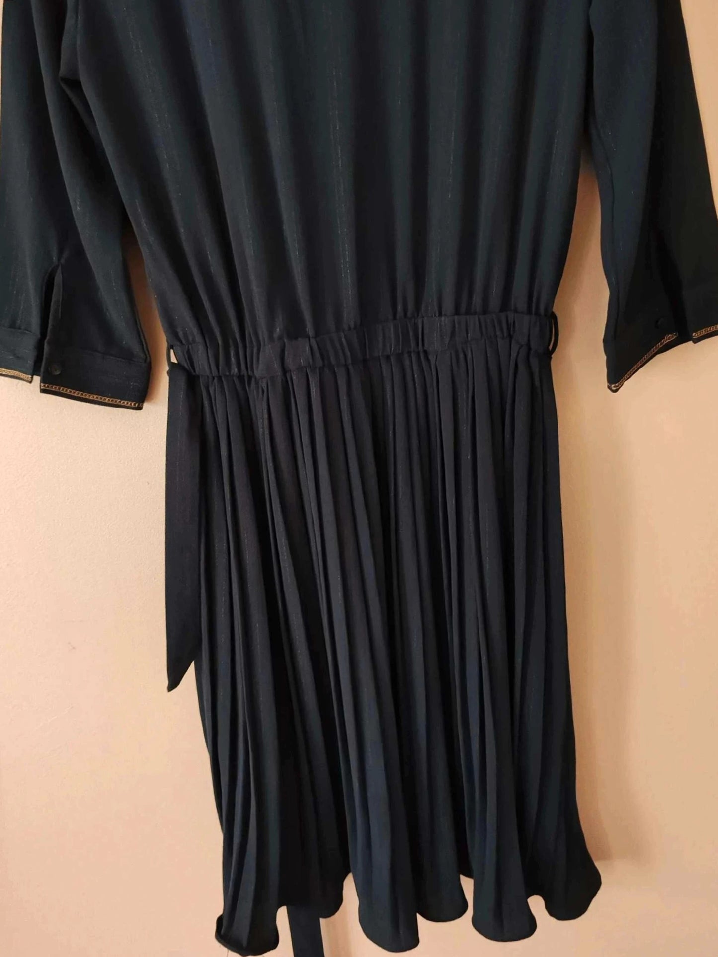 Robe midi marine plissée
