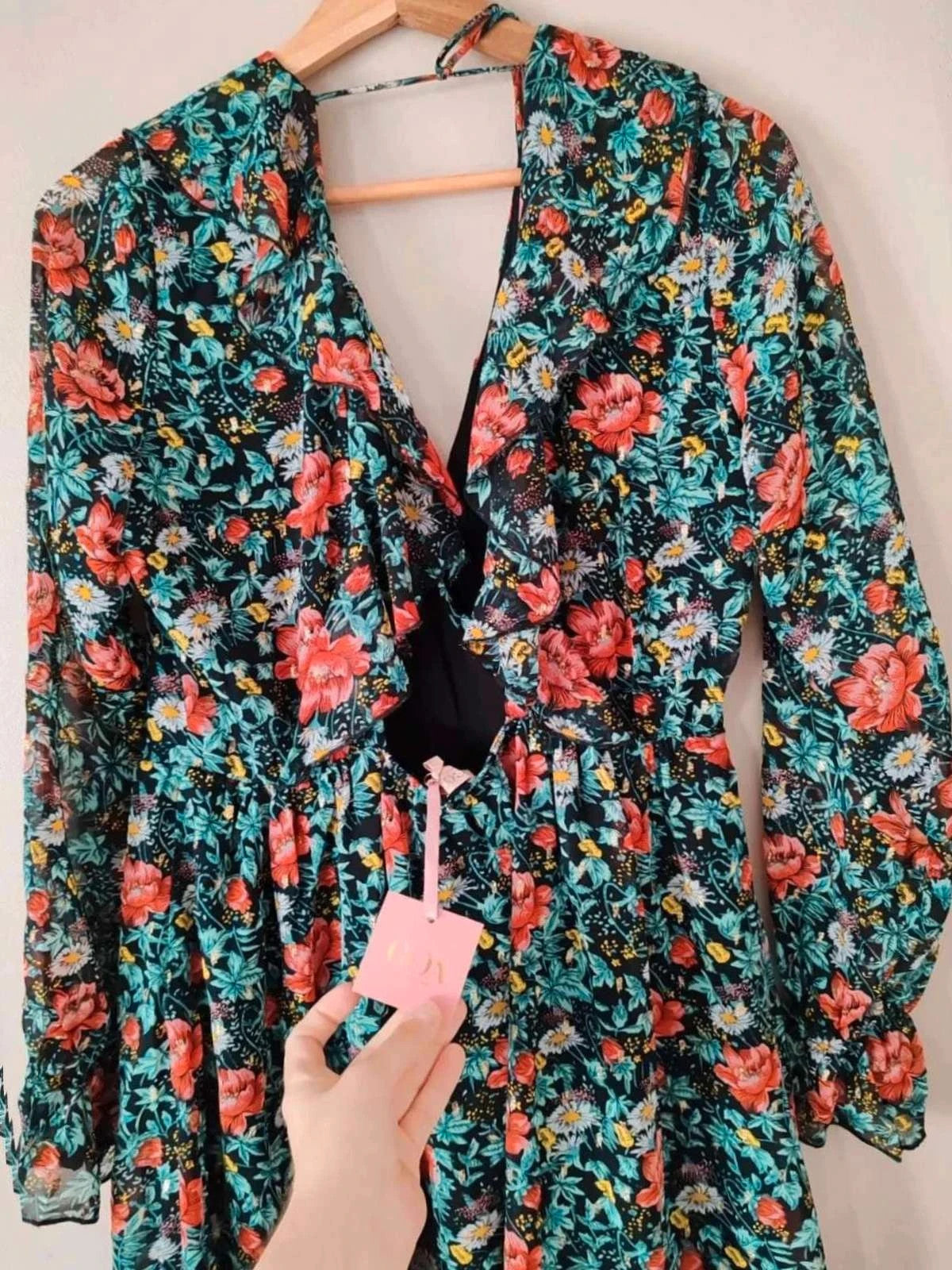 Robe fleurie dos ouvert Goa