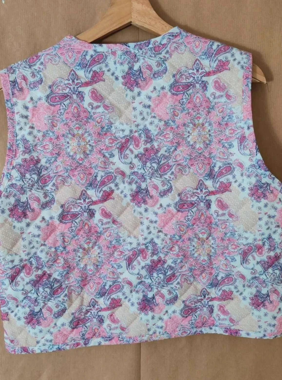 Veste sans manches fleuris