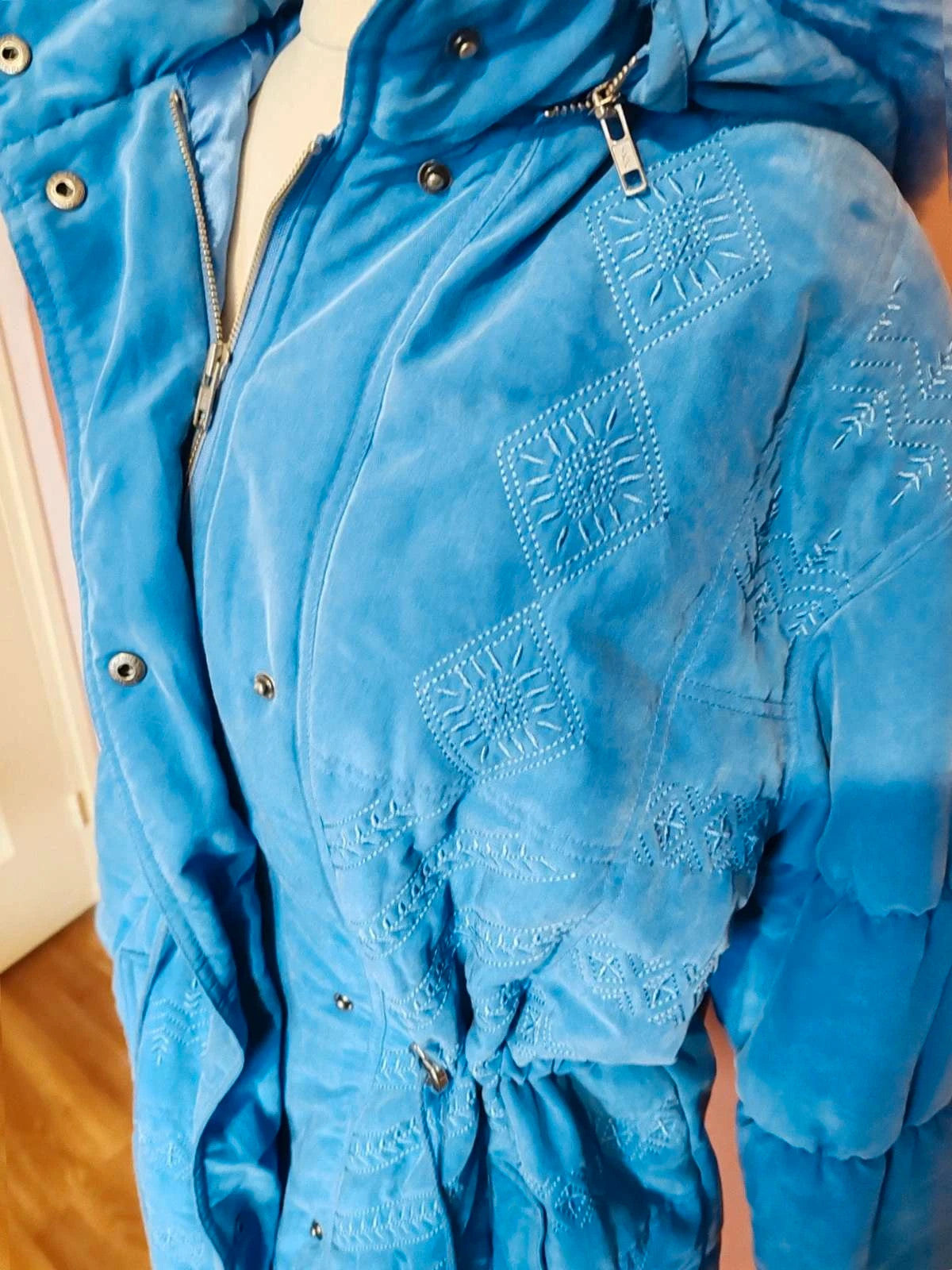 Manteau broderies bleu vintage