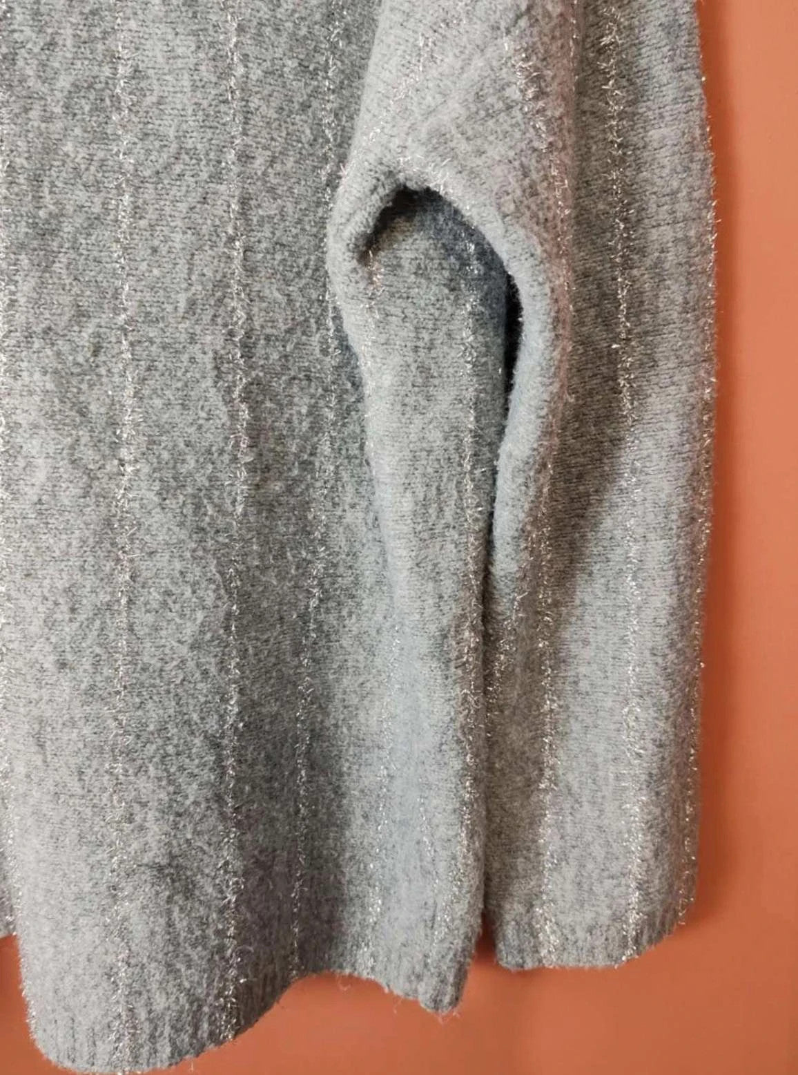 Pull gris rayures argenté