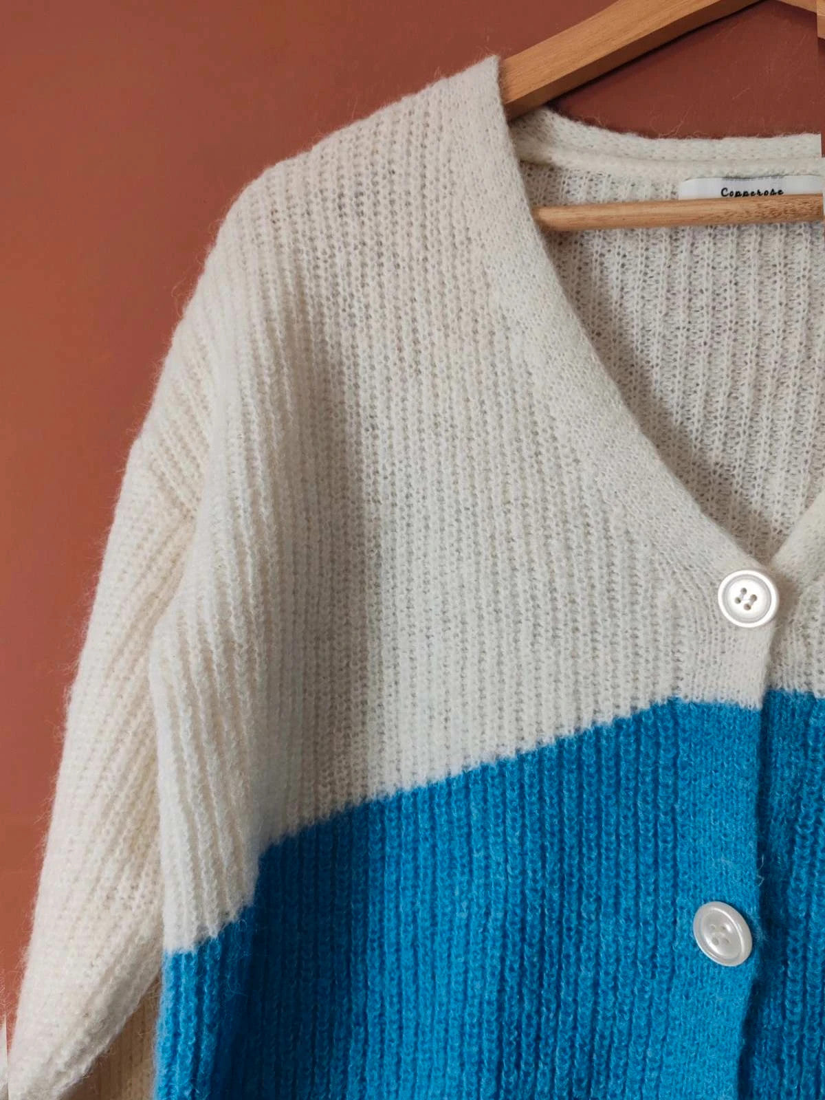 Cardigan blanc et bleu