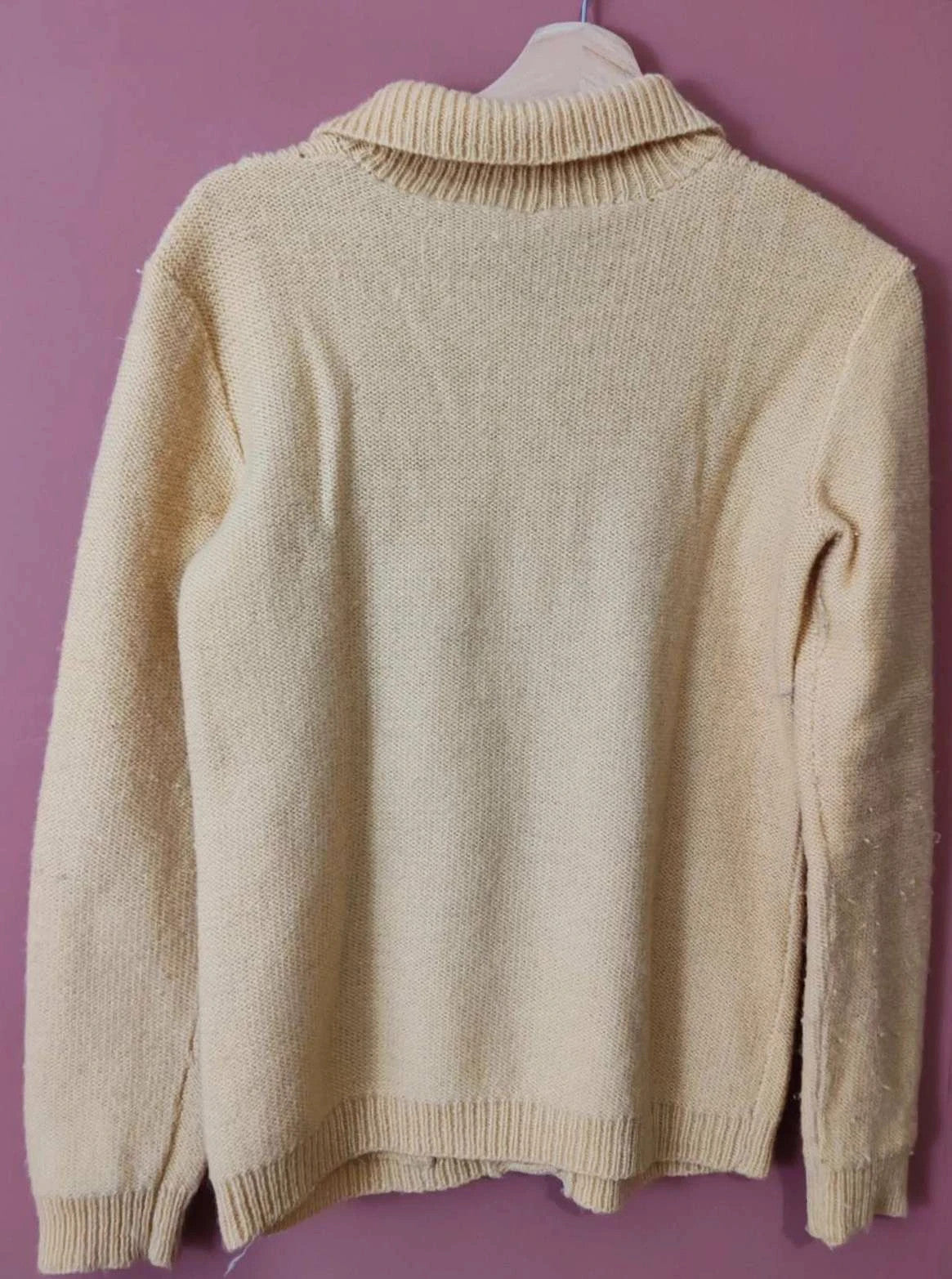 Cardigan en maille jaune