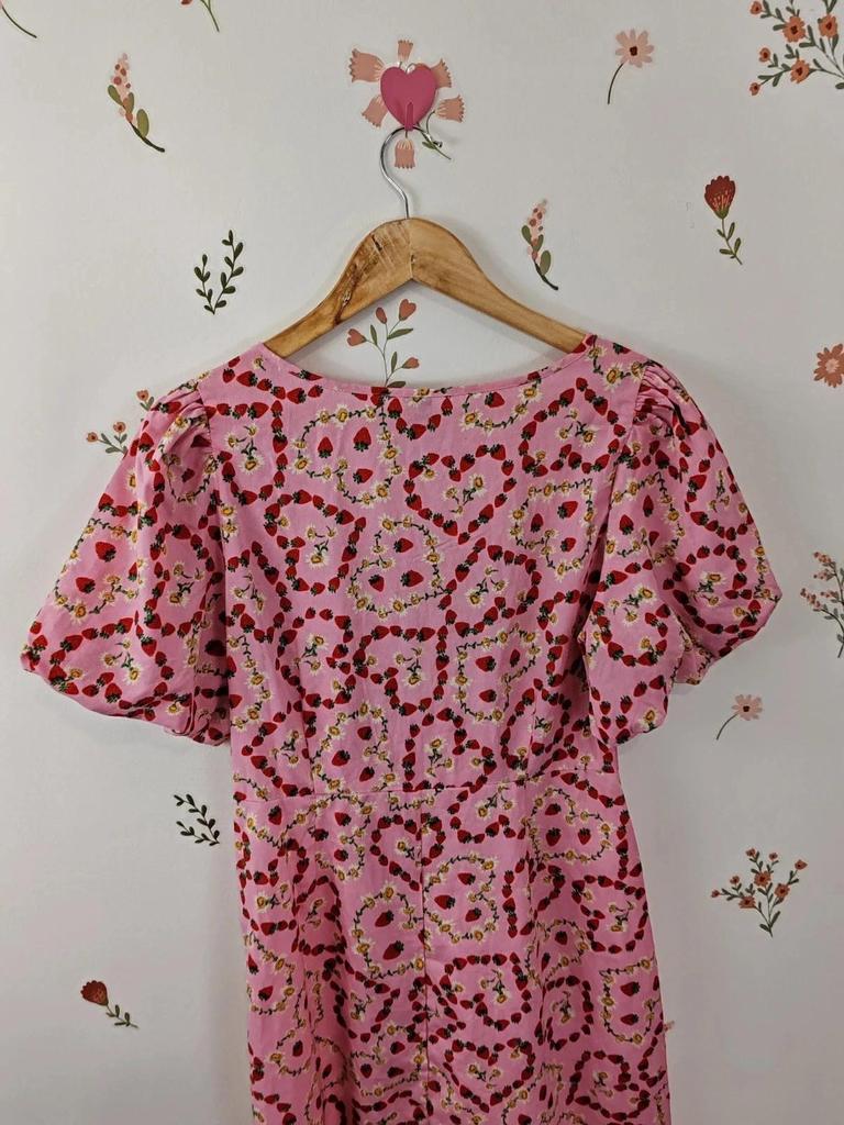 Robe fraise coeur asos taille 40
