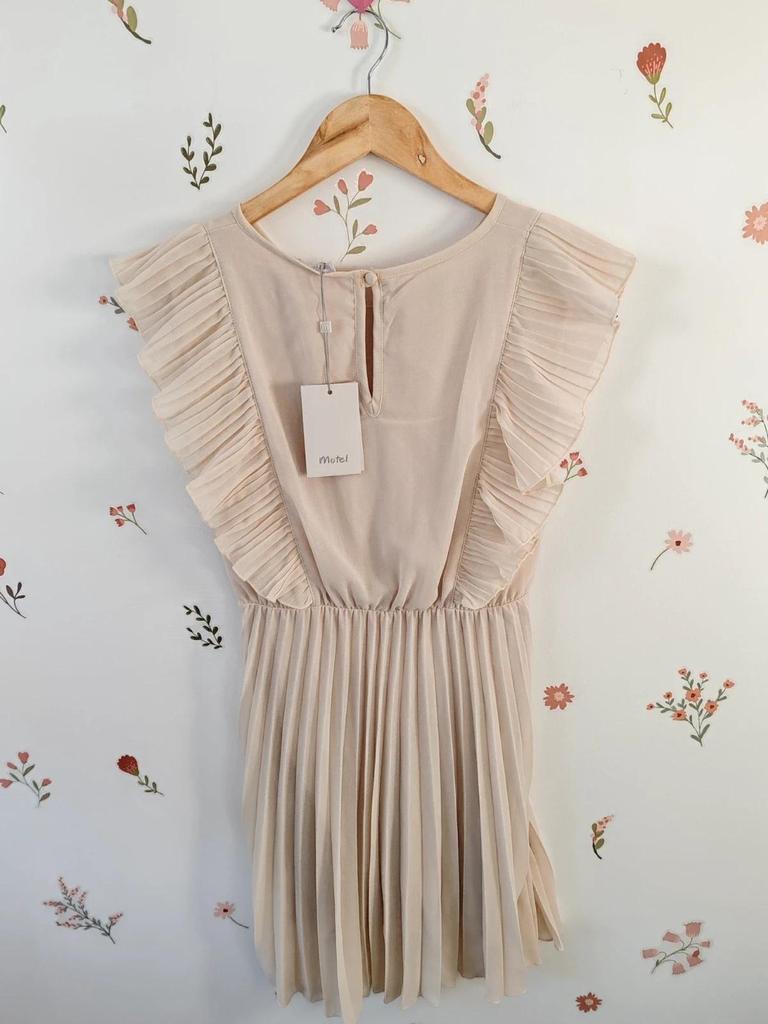 Robe plissée beige taille M