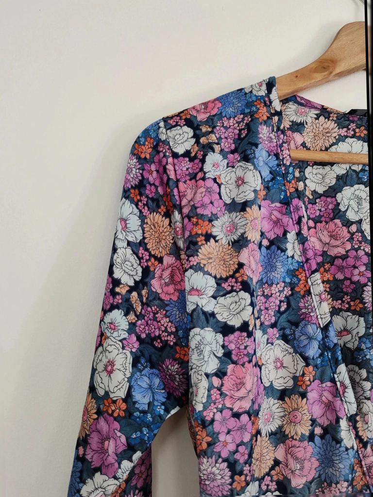 Robe croisée fleurie