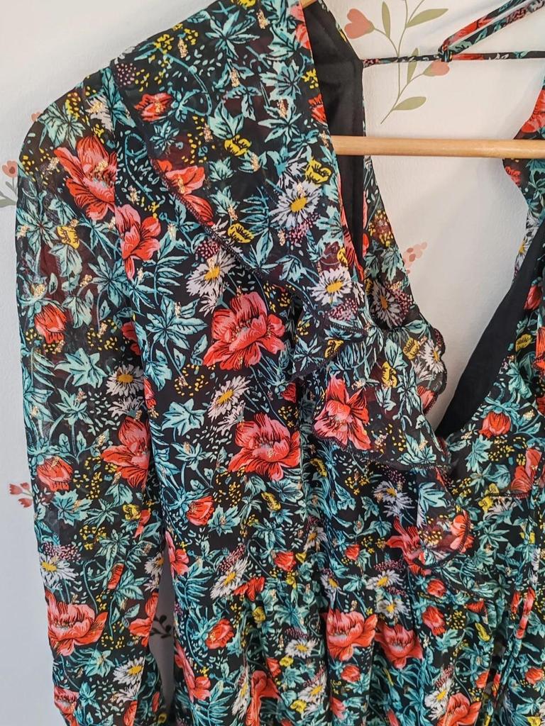 Robe fleurie dos ouvert Goa