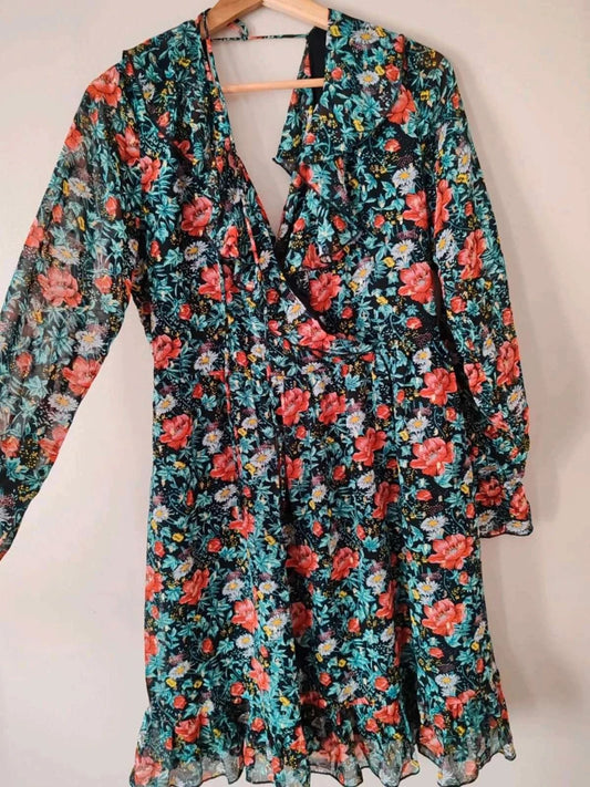 Robe fleurie dos ouvert Goa