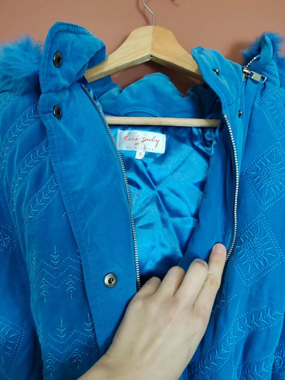 Manteau broderies bleu vintage