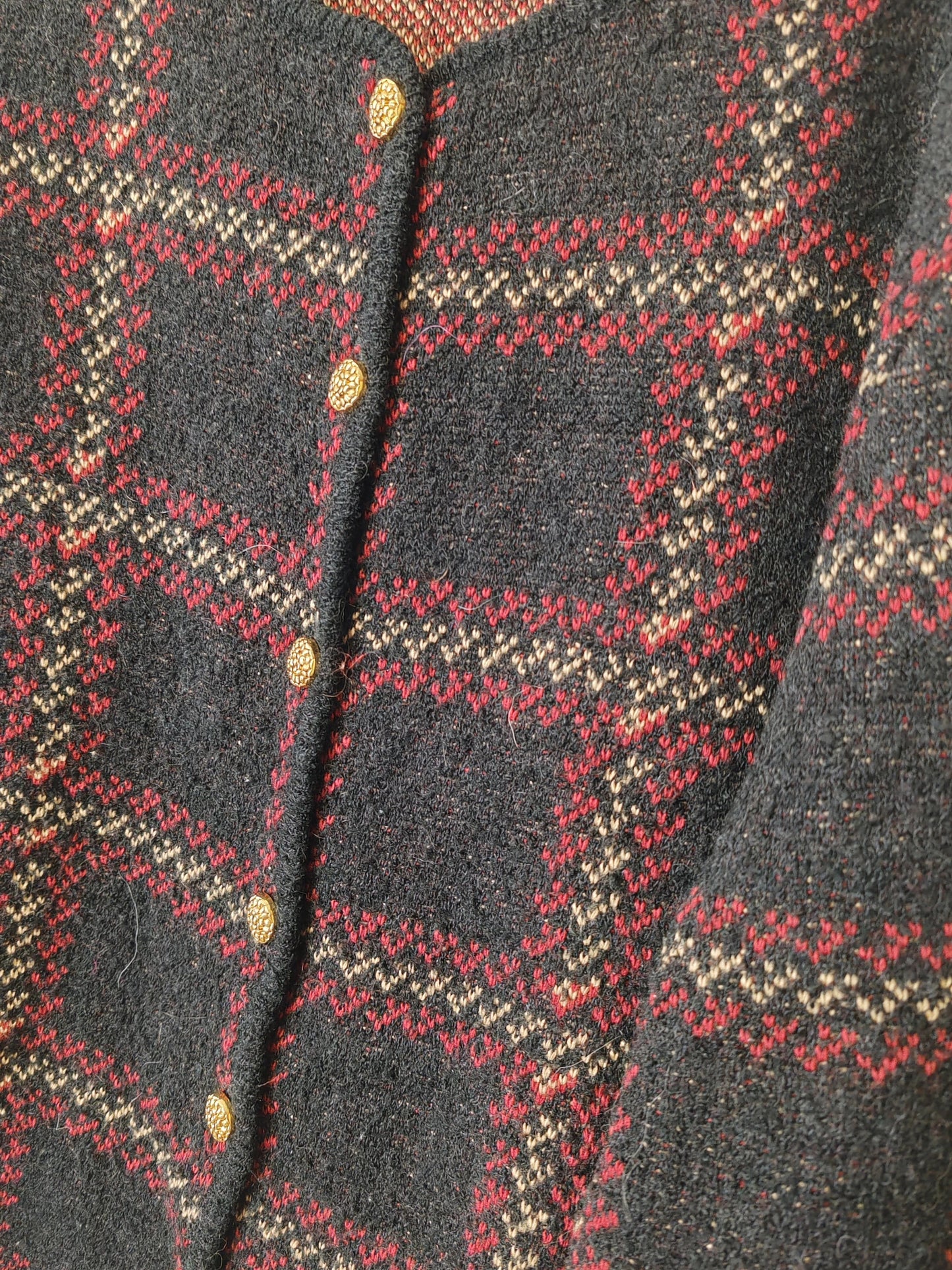 Cardigan rayé rouge et noir