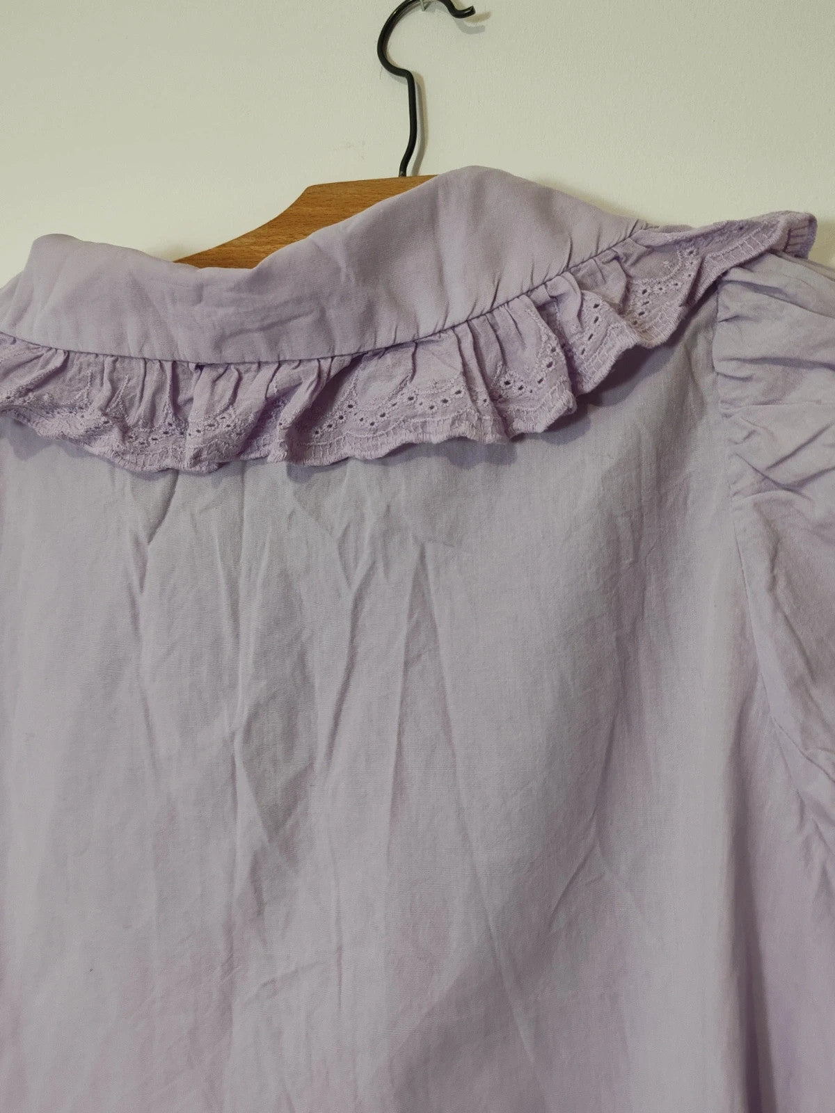 Blouse col claudine broderies mauve taille M