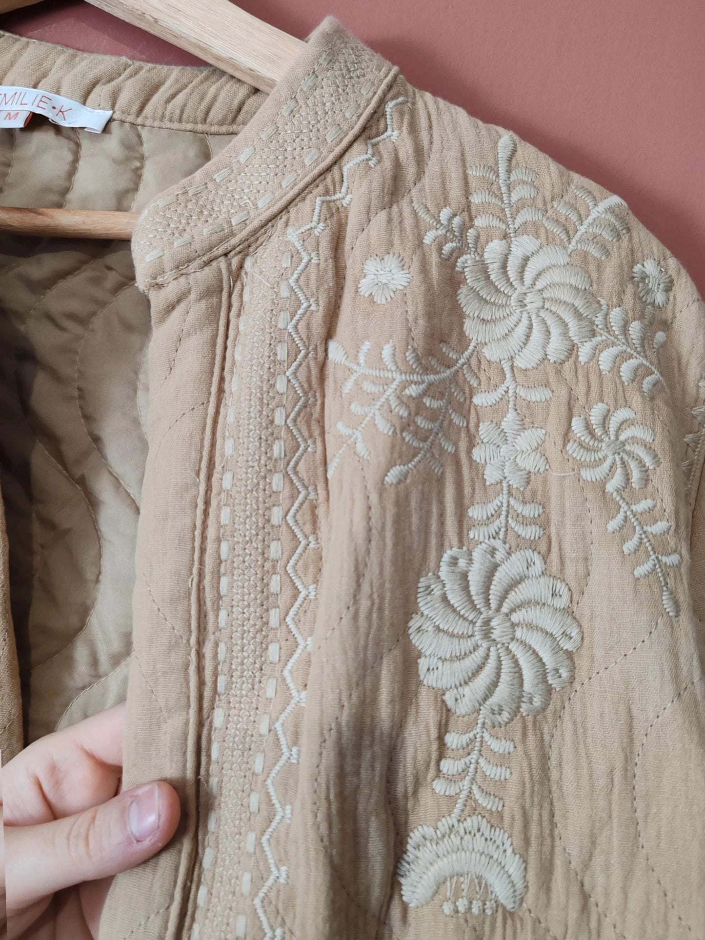 Veste matelassée jaune broderies taille M