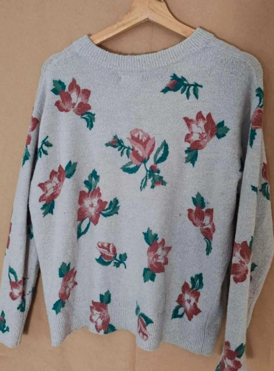 Pull  fleuris  taille M/L