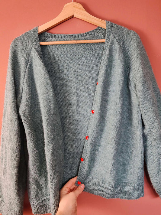 Gilet bleu boutons coeurs