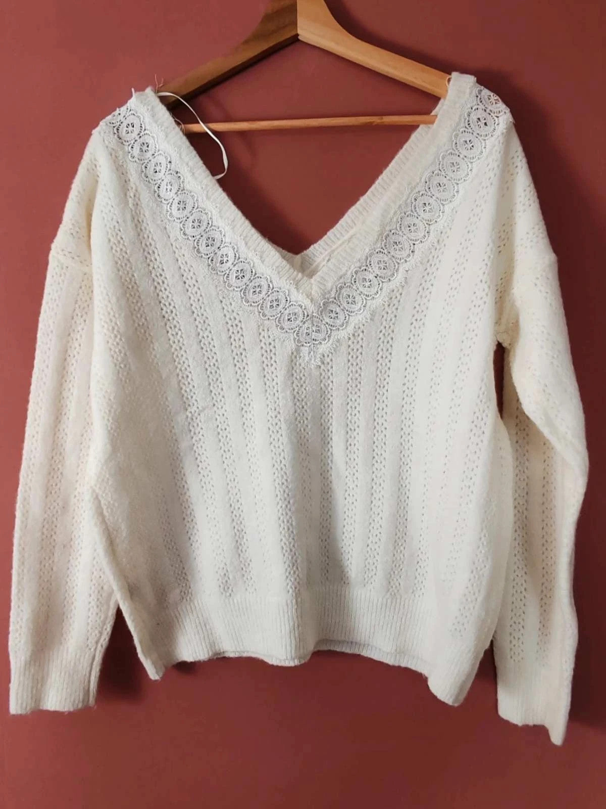 Pull dentelle  blanc taille M/L