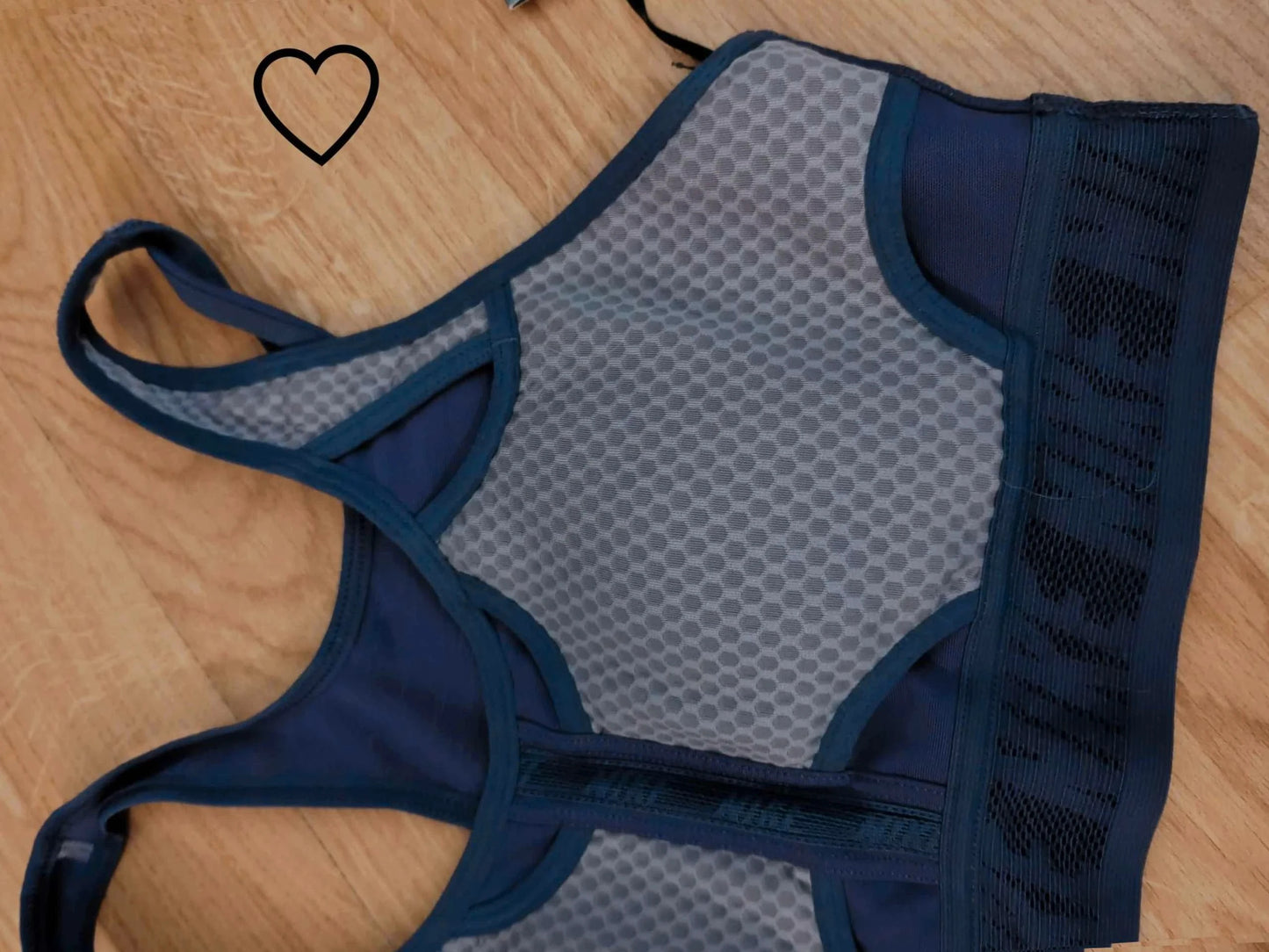 Brassière  nike neuve  taille  S