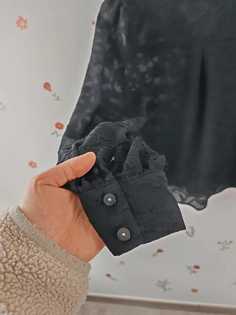 Blouse détails noir taille S