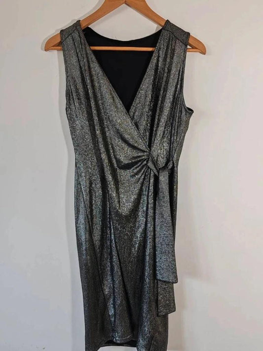 Robe mi-longue brillante taille M