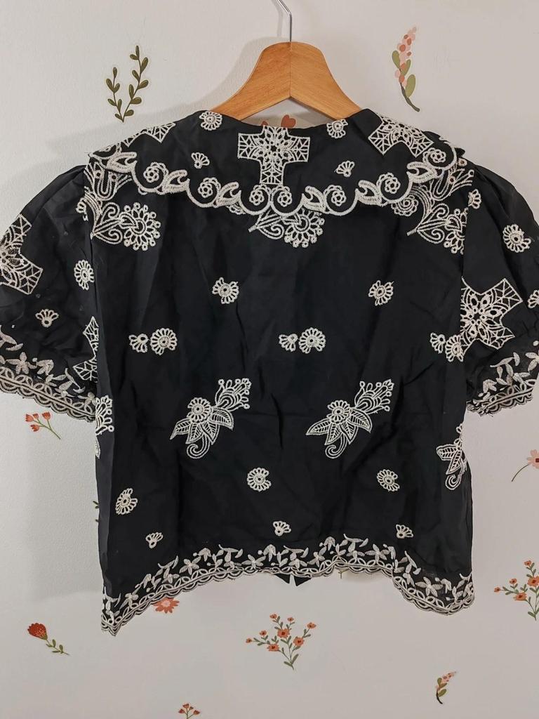 Blouse brodée col claudine taille S/m