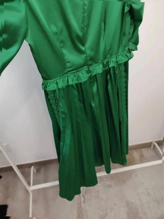 Robe mi-longue vert satiné taille M V5yeu