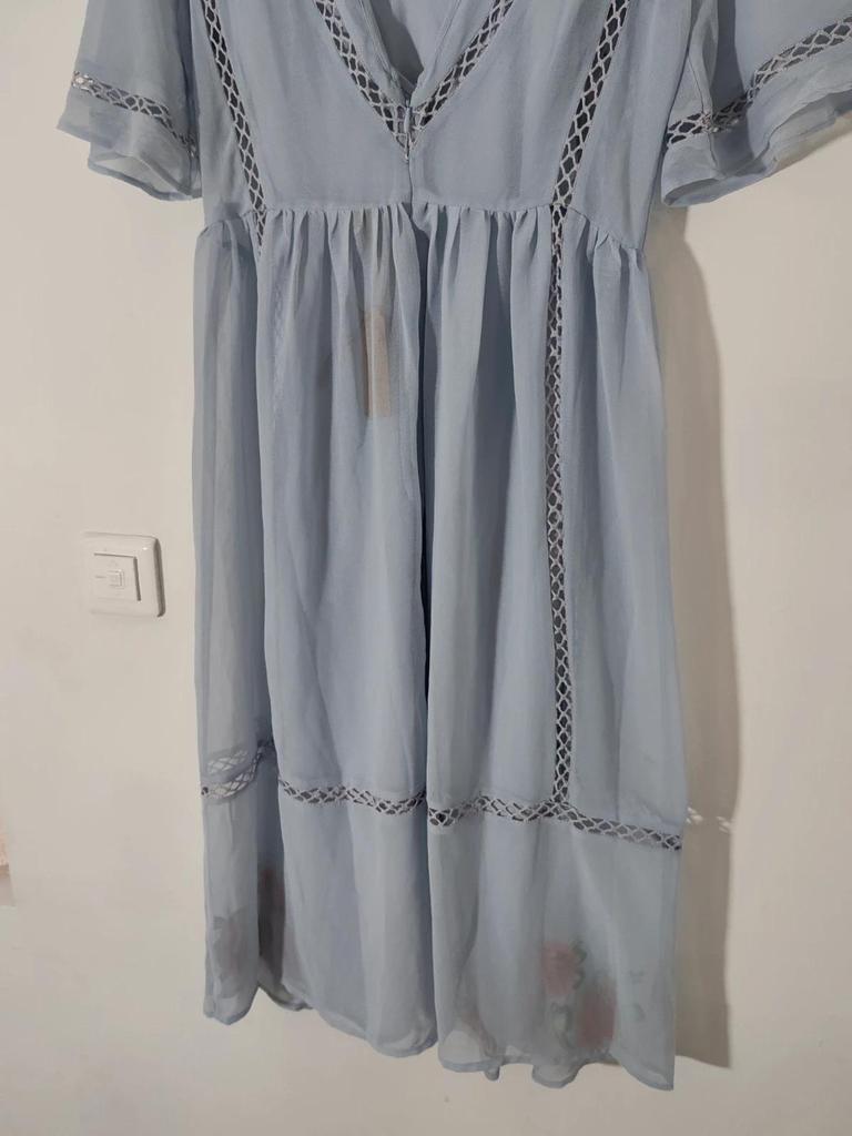 Robe broderie taille S