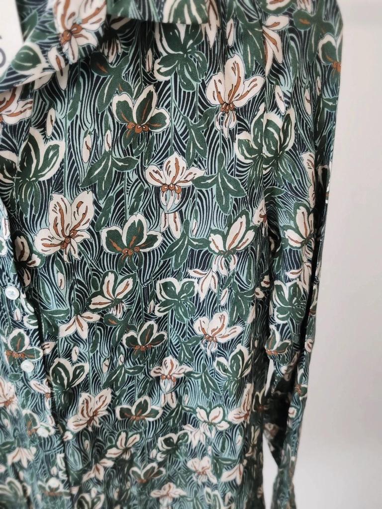 Chemisier fleurie vert taille 36 Caroll