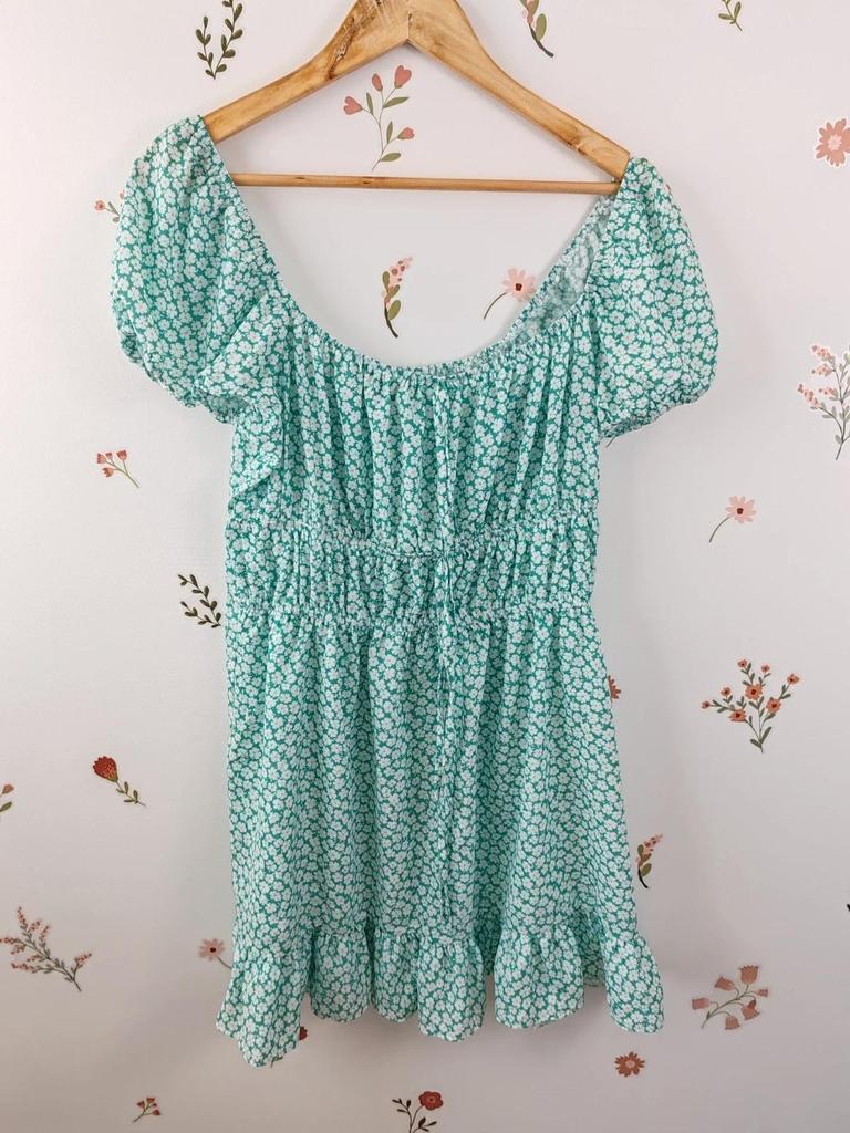 Robe fleurie vert taille 44