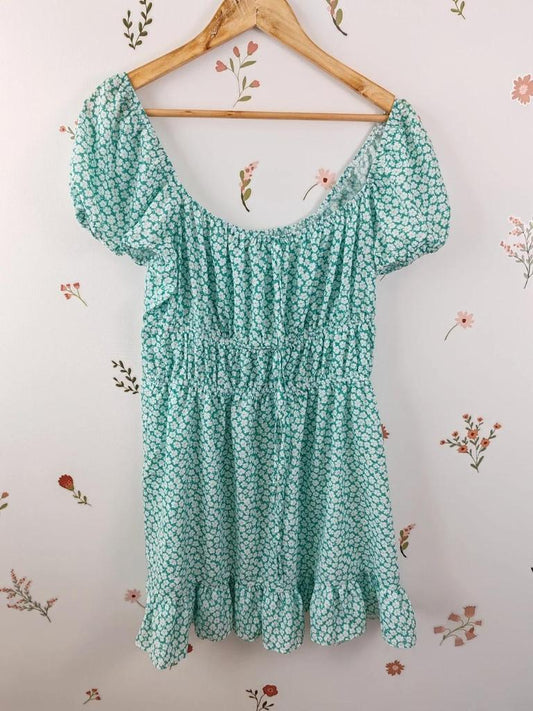 Robe fleurie vert taille 44