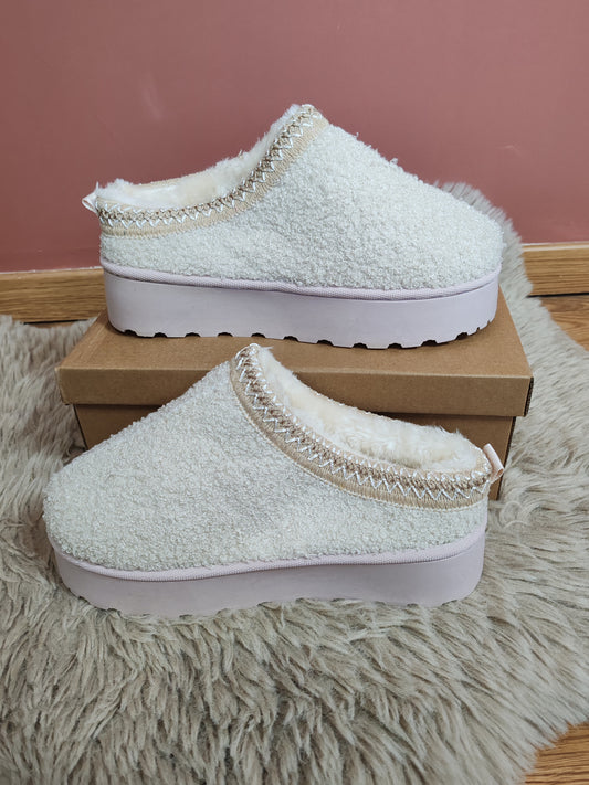 Bottines fourrées rose et beige