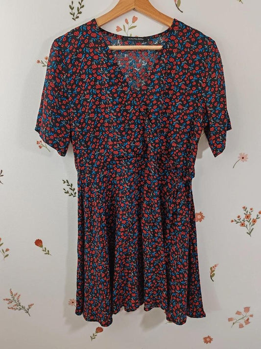Robe courte à motif taille 36