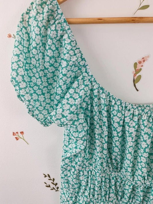 Robe fleurie vert taille 44