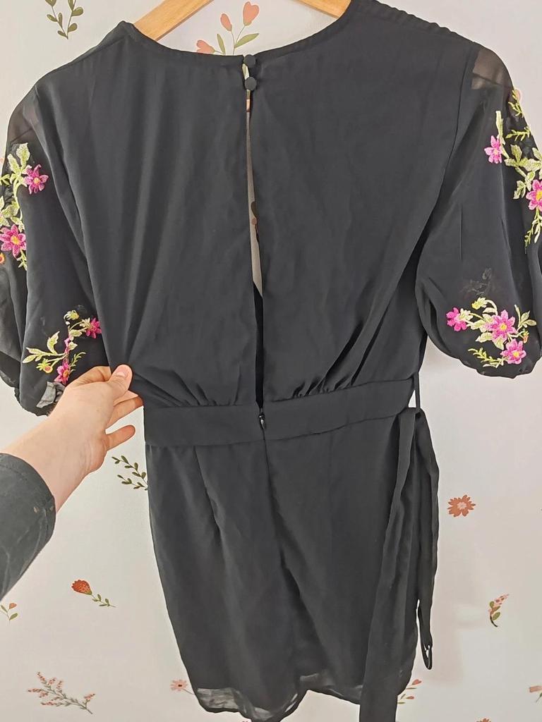 Robe brodée Asos taille 36