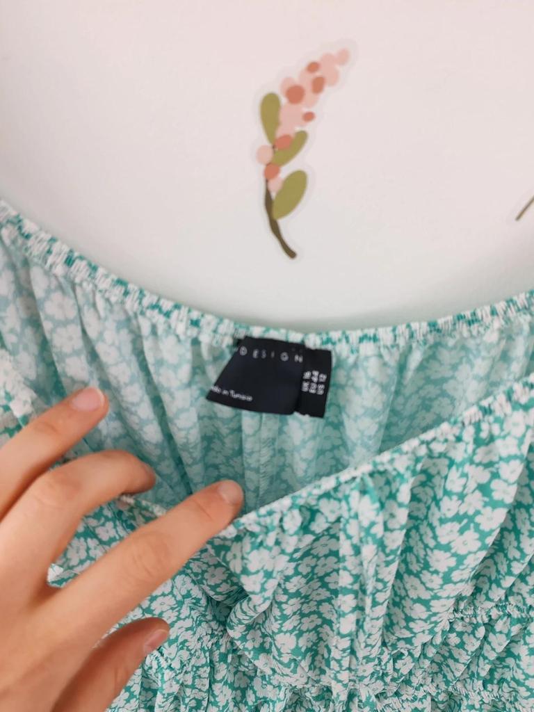 Robe fleurie vert taille 44