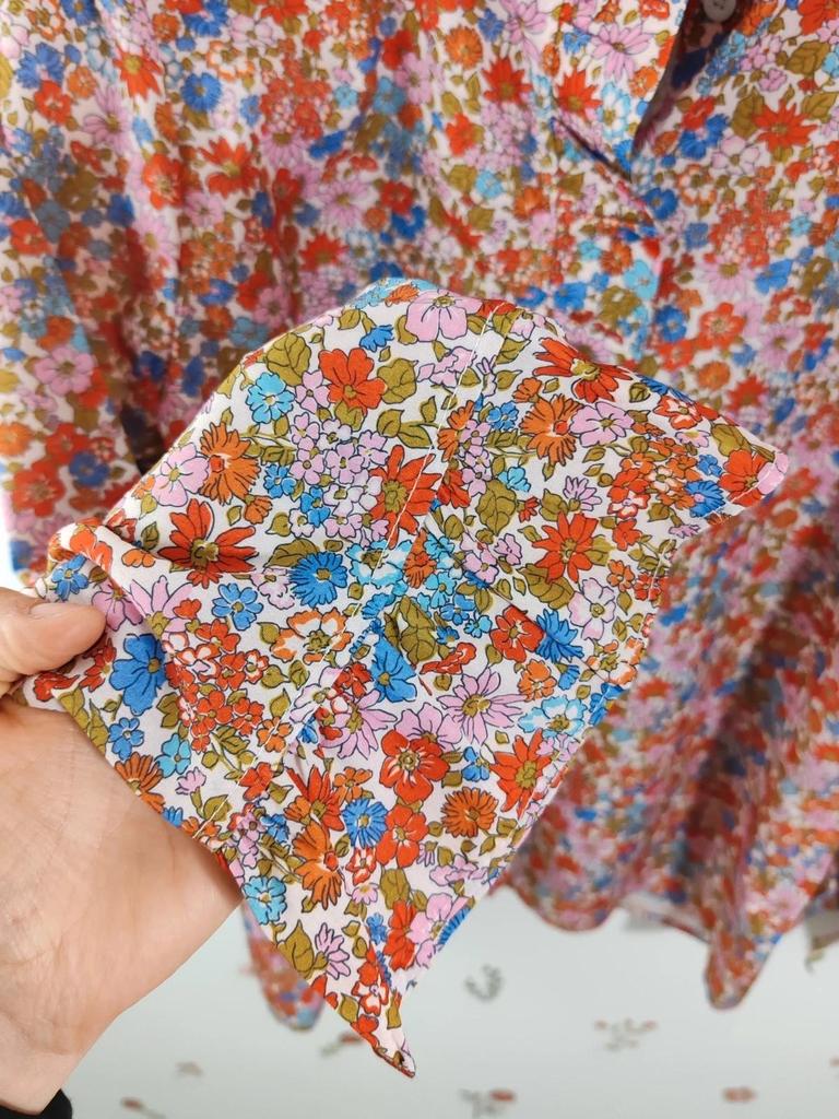 Blouse col haut fleurie taille L