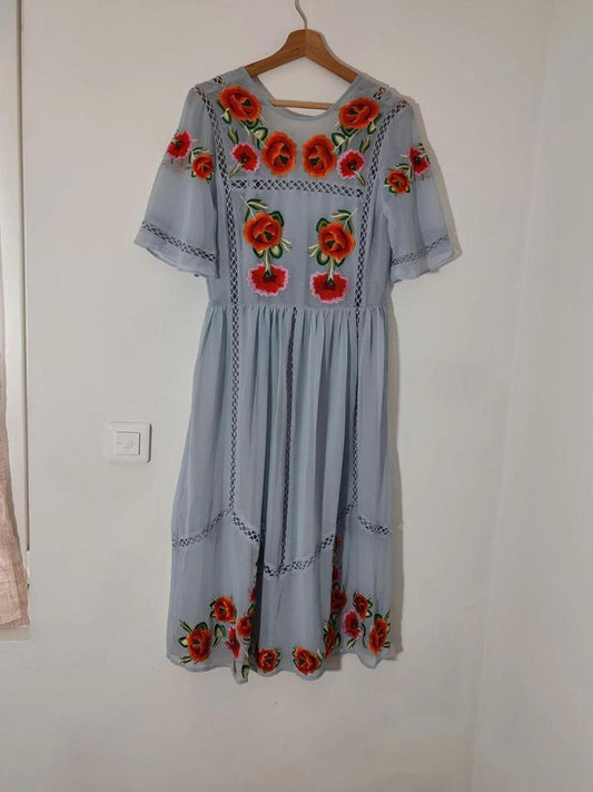 Robe broderie taille S