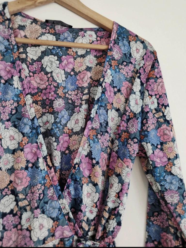 Robe croisée fleurie
