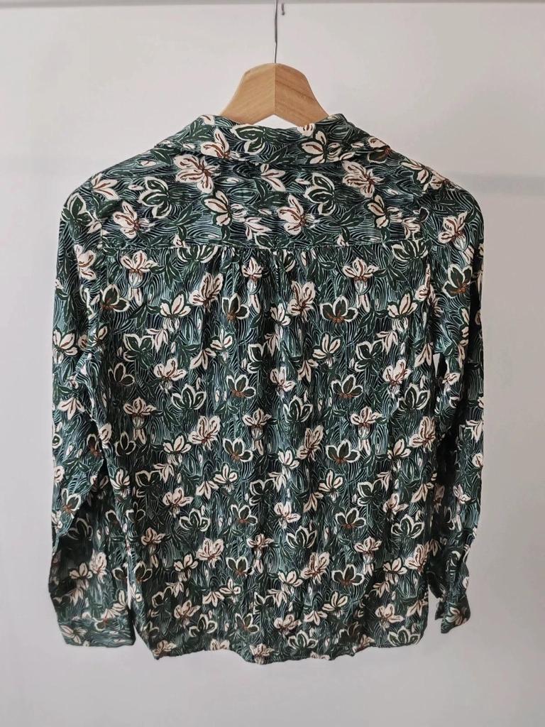 Chemisier fleurie vert taille 36 Caroll